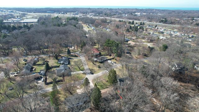 4749 S Cedar Trail, Stevensville, MI 49127