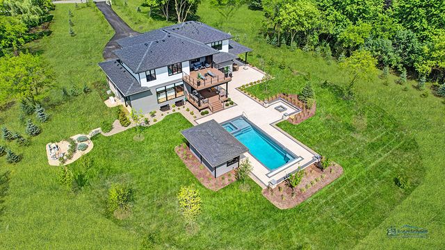 25 Rolling Hills Drive, Barrington, IL 60010