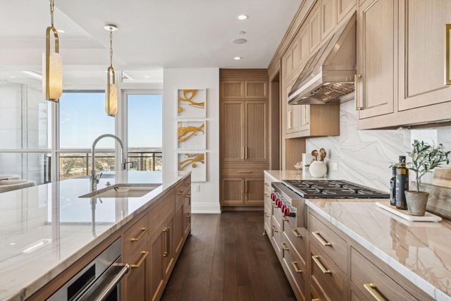 1111 W River Parkway 34A, Minneapolis, MN 55415