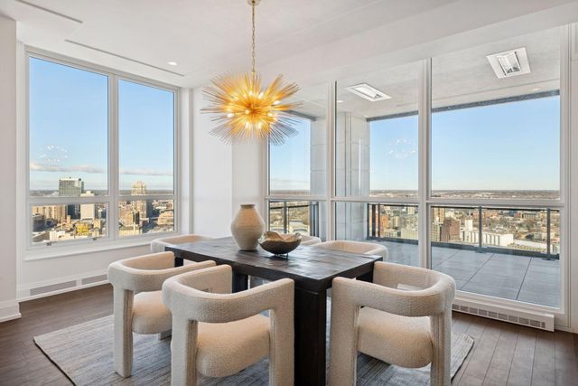 1111 W River Parkway 34A, Minneapolis, MN 55415