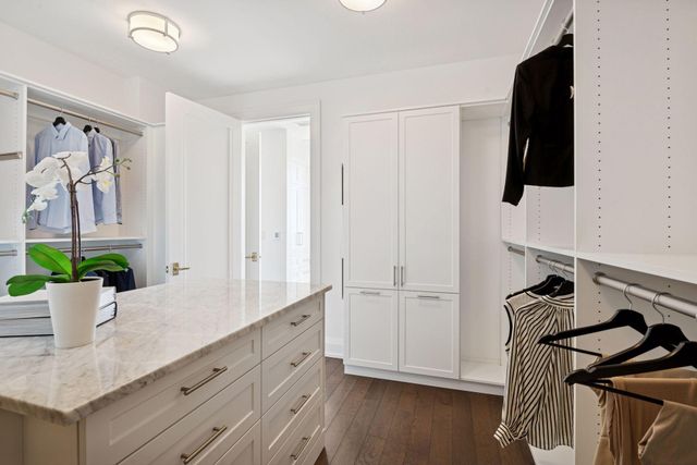 1111 W River Parkway 34A, Minneapolis, MN 55415