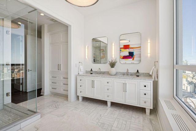 1111 W River Parkway 34A, Minneapolis, MN 55415