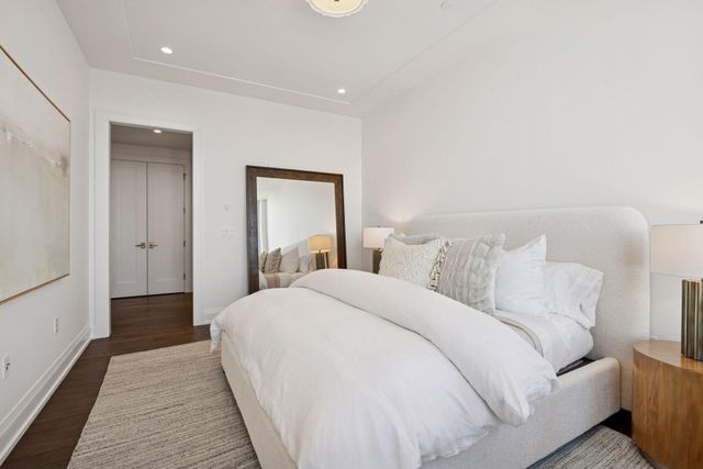 1111 W River Parkway 34A, Minneapolis, MN 55415