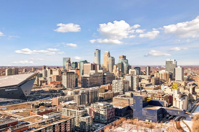 1111 W River Parkway 34A, Minneapolis, MN 55415