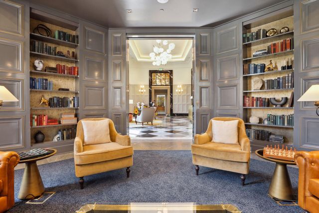 1111 W River Parkway 34A, Minneapolis, MN 55415