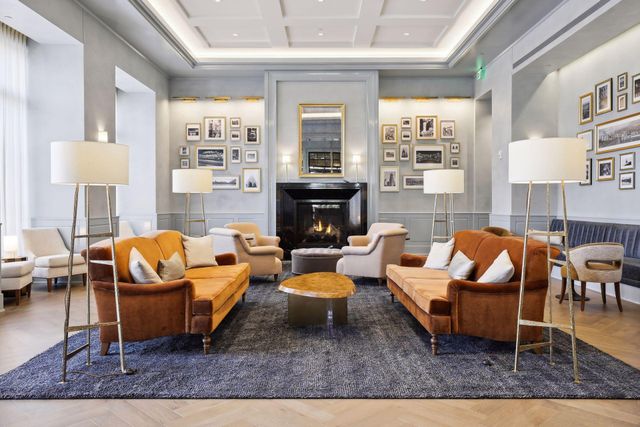 1111 W River Parkway 34A, Minneapolis, MN 55415