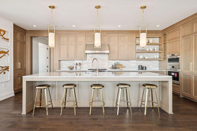 1111 W River Parkway 34A, Minneapolis, MN 55415