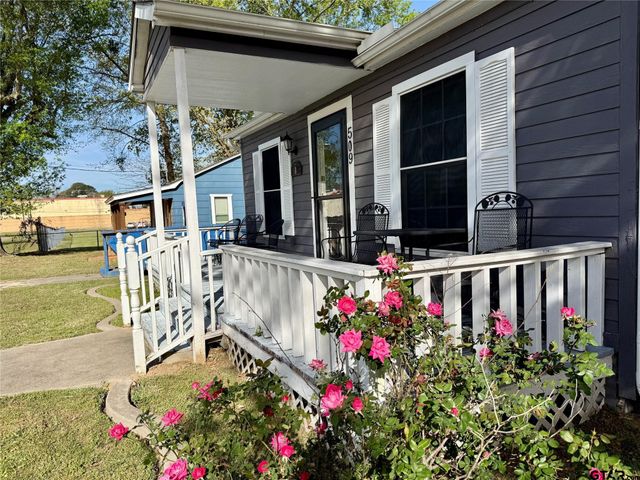 509 Sherman Street, Winnsboro, TX 75494