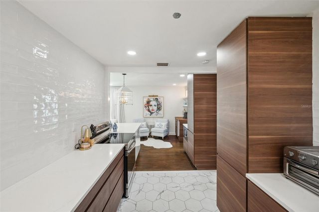 4019 W BAY TO BAY BOULEVARD, Tampa, FL 33629