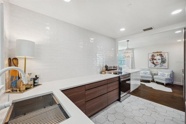 4019 W BAY TO BAY BOULEVARD, Tampa, FL 33629