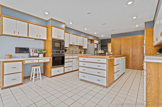 141 G Street SW, Ardmore, OK 73401