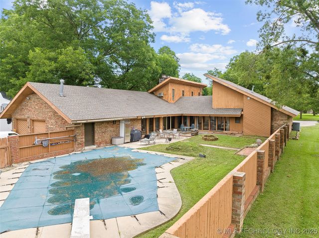 141 G Street SW, Ardmore, OK 73401