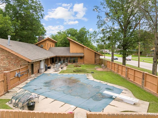 141 G Street SW, Ardmore, OK 73401