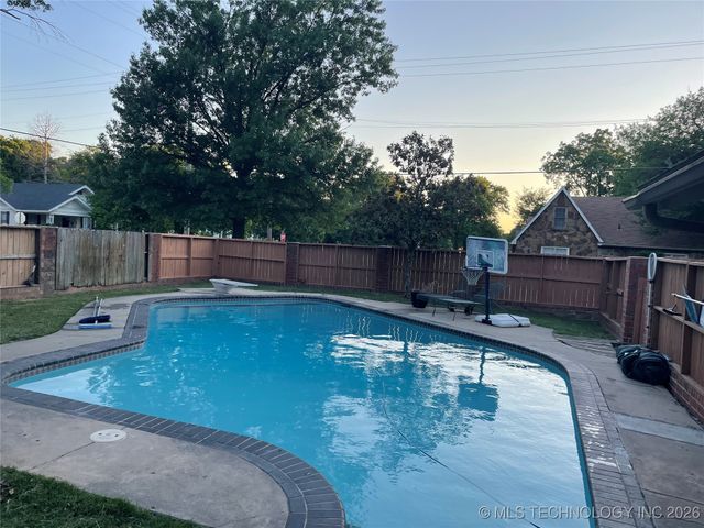 141 G Street SW, Ardmore, OK 73401