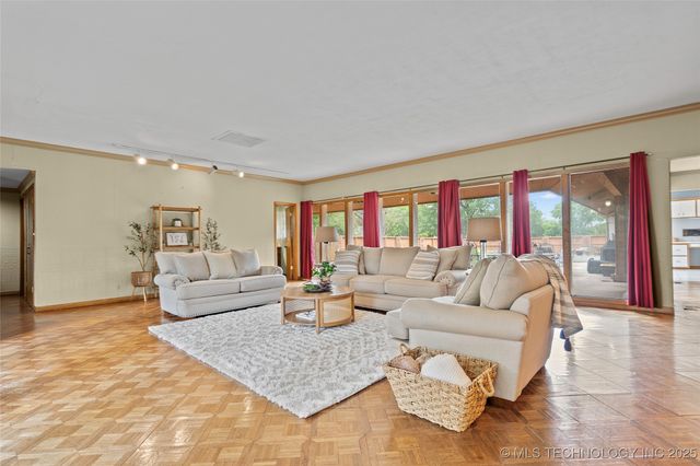 141 G Street SW, Ardmore, OK 73401