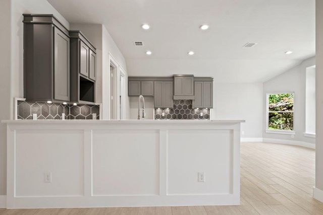 6 Sonata Cir, Wimberley, TX 78676
