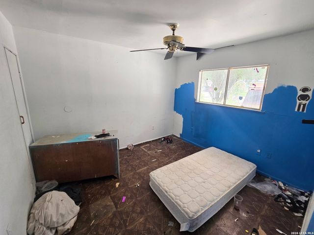 5166 VILLAGE GLN, San Antonio, TX 78218