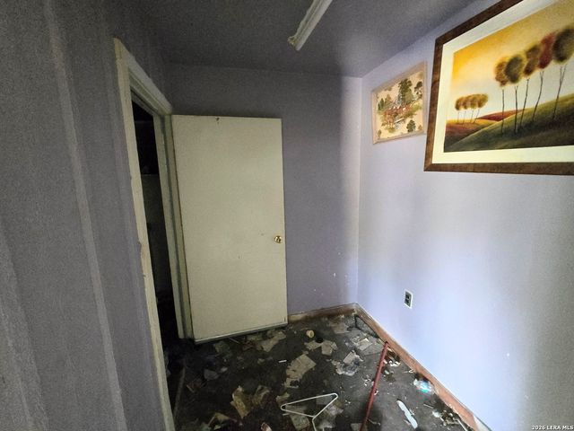 5166 VILLAGE GLN, San Antonio, TX 78218