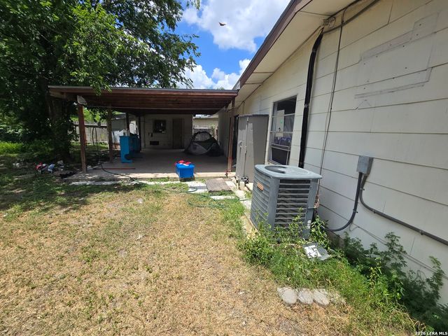 5166 VILLAGE GLN, San Antonio, TX 78218