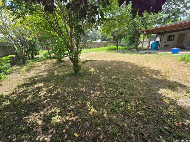 5166 VILLAGE GLN, San Antonio, TX 78218