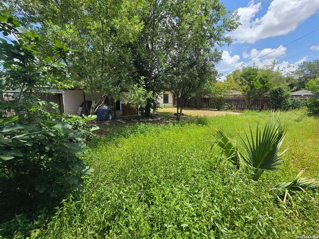 5166 VILLAGE GLN, San Antonio, TX 78218