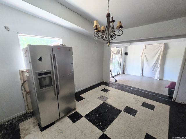5166 VILLAGE GLN, San Antonio, TX 78218