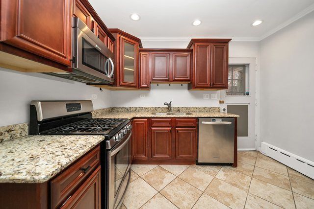 8225 Lake Street, River Forest, IL 60305