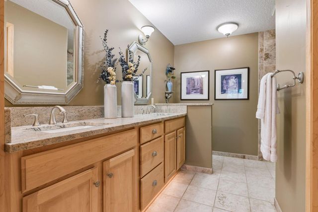 8975 Deer Run Drive, Victoria, MN 55386