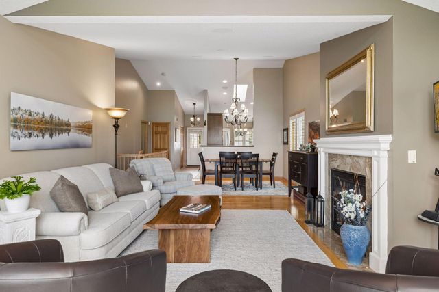 8975 Deer Run Drive, Victoria, MN 55386