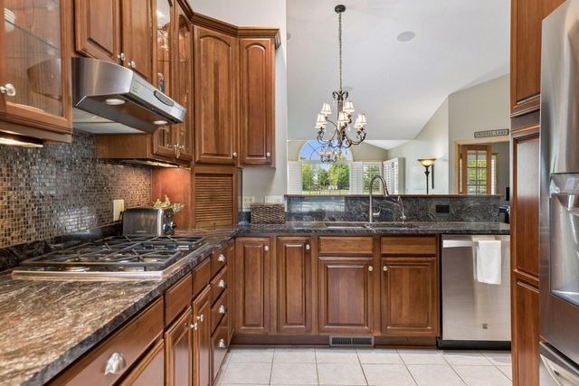 8975 Deer Run Drive, Victoria, MN 55386