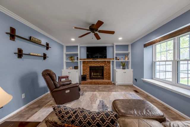 1445 Corona Drive, Lexington, KY 40514