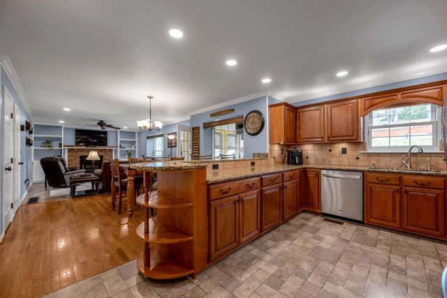 1445 Corona Drive, Lexington, KY 40514
