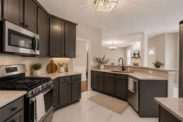 698 Deer Lake Trail, Stone Mountain, GA 30087