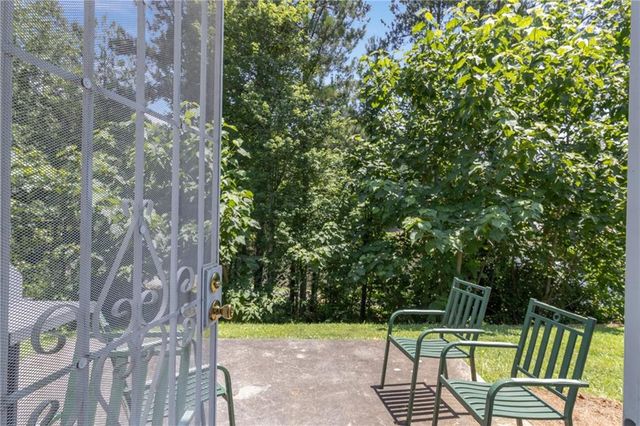 698 Deer Lake Trail, Stone Mountain, GA 30087