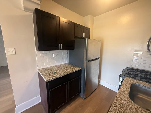 6748 N Ashland Avenue 607, Chicago, IL 60626