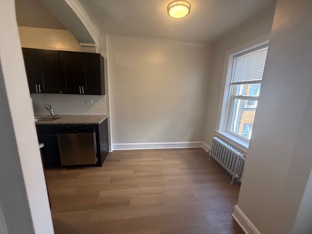 6748 N Ashland Avenue 607, Chicago, IL 60626