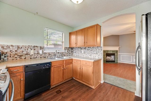 6703 Dusty Ridge Trail, Arlington, TX 76002