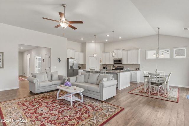 206 Autumn Breeze Lane NE, Bolivia, NC 28422