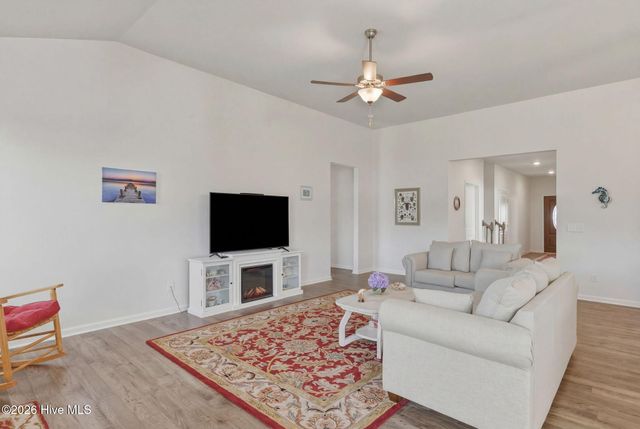 206 Autumn Breeze Lane NE, Bolivia, NC 28422