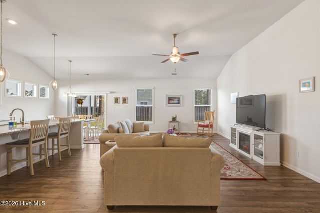 206 Autumn Breeze Lane NE, Bolivia, NC 28422