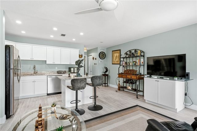 2800 Indian River Boulevard 9D, Vero Beach, FL 32960