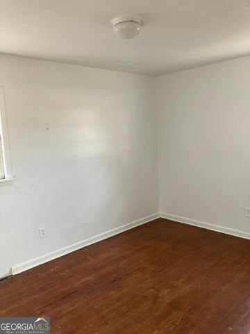 1031 Pine Street NE, Conyers, GA 30012