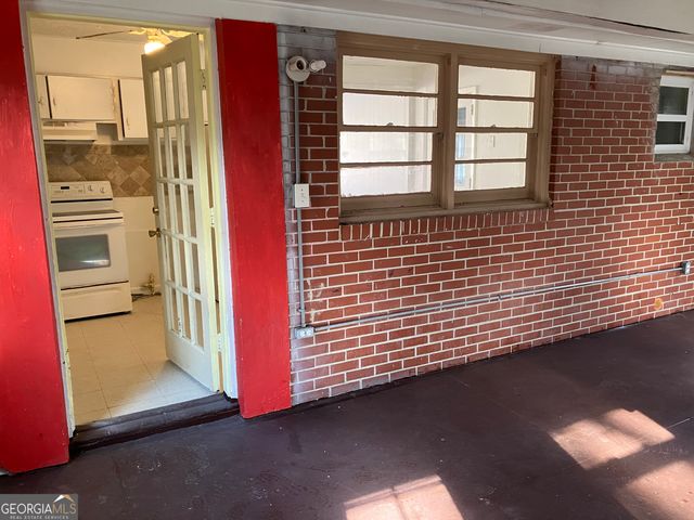 1031 Pine Street NE, Conyers, GA 30012