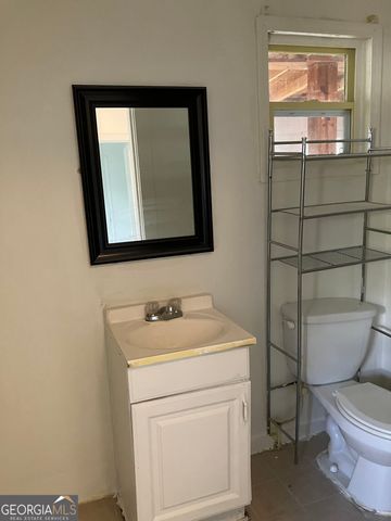 1031 Pine Street NE, Conyers, GA 30012