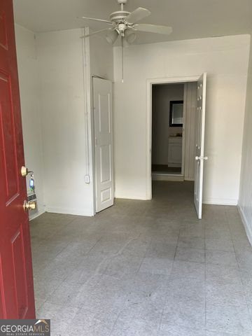 1031 Pine Street NE, Conyers, GA 30012