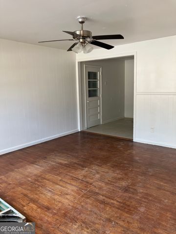 1031 Pine Street NE, Conyers, GA 30012