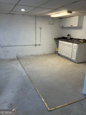 1031 Pine Street NE, Conyers, GA 30012