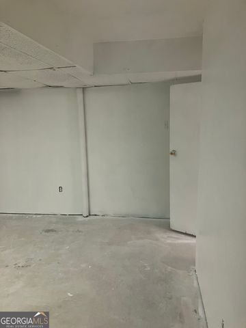 1031 Pine Street NE, Conyers, GA 30012