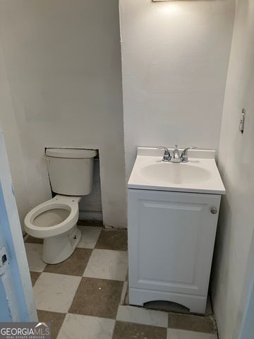 1031 Pine Street NE, Conyers, GA 30012