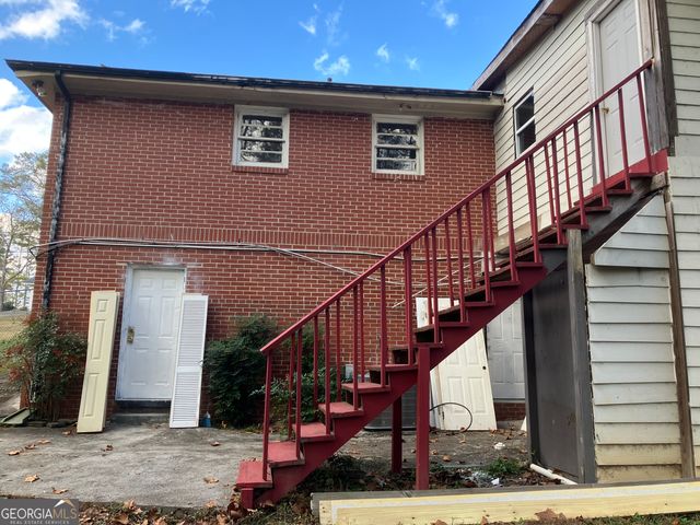 1031 Pine Street NE, Conyers, GA 30012